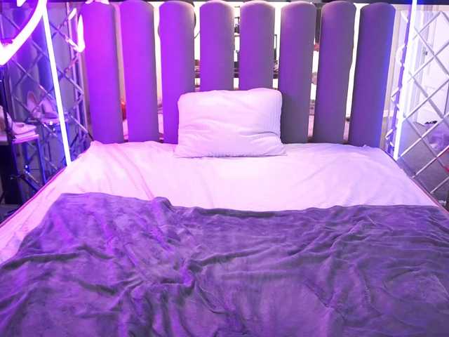 ArielGemme's BongaCams show and profile