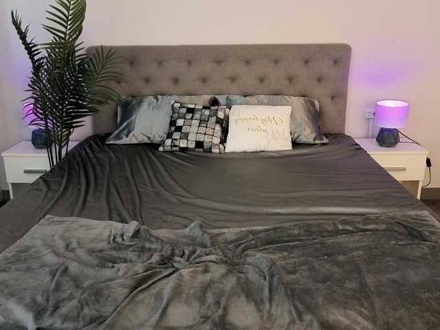 ArielGemme's BongaCams show and profile