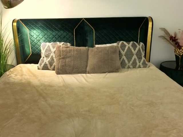 ArielGemme's BongaCams show and profile