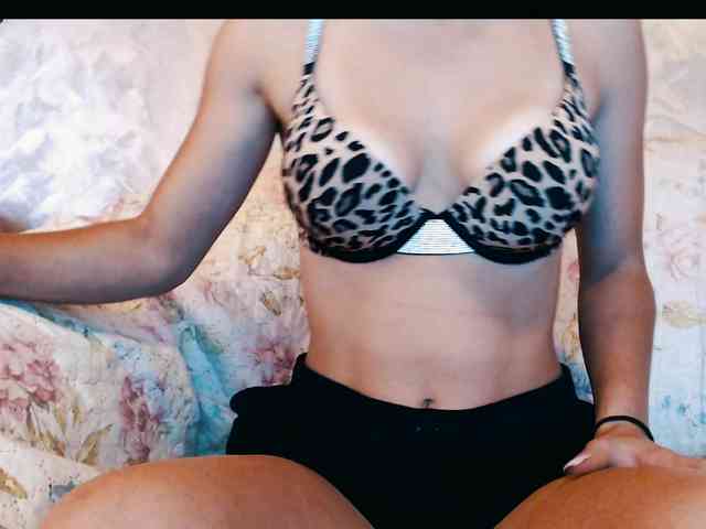 yzza-suave webcam