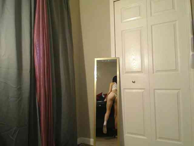 IttybittyLizzy webcam