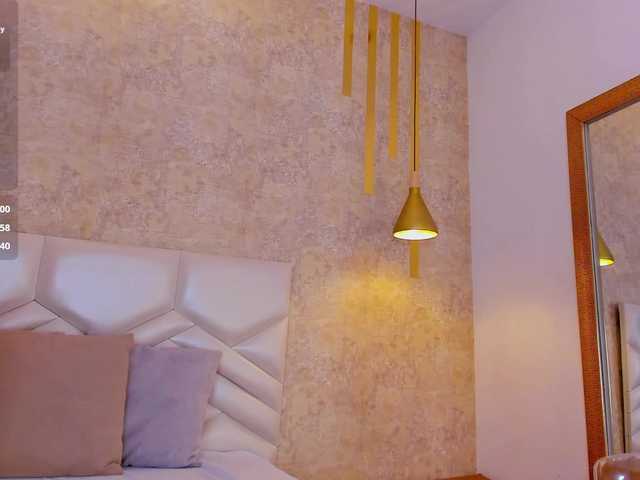 KRISTINCHERRY webcam