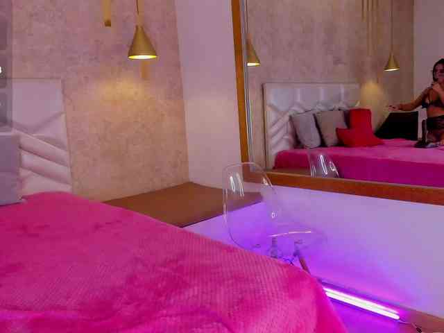 KRISTINCHERRY webcam