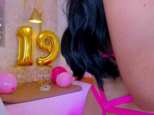 KRISTINCHERRY webcam