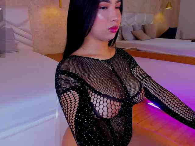 KRISTINCHERRY webcam