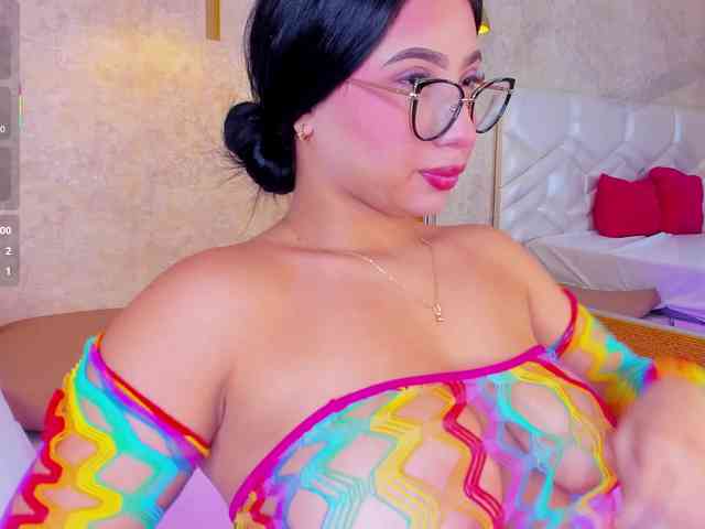 KRISTINCHERRY webcam