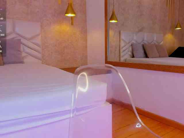 KRISTINCHERRY webcam