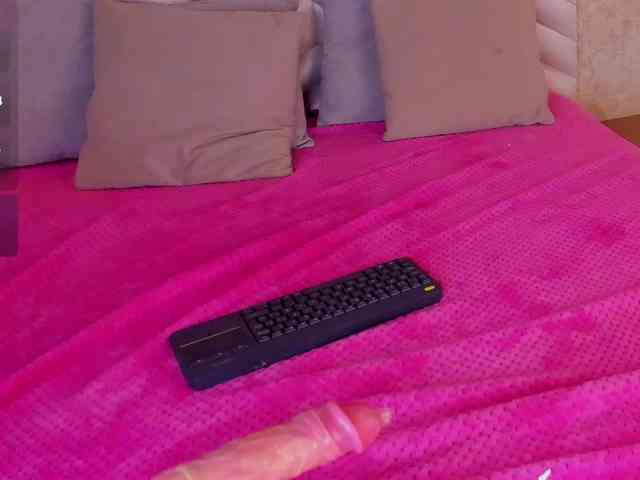 KRISTINCHERRY webcam