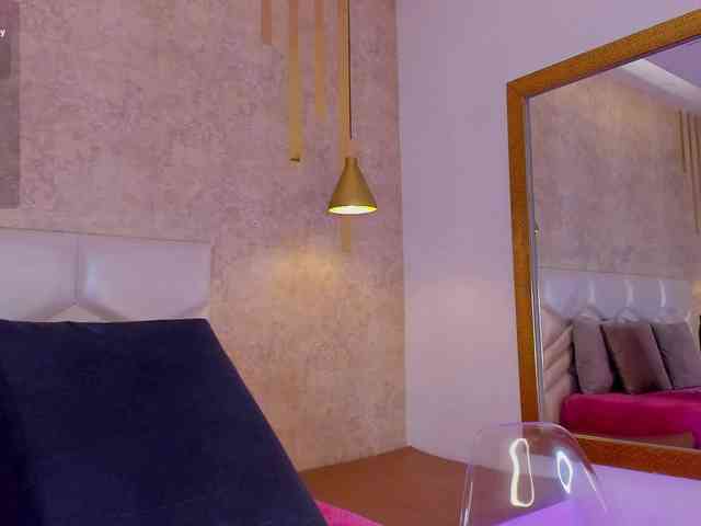 KRISTINCHERRY webcam