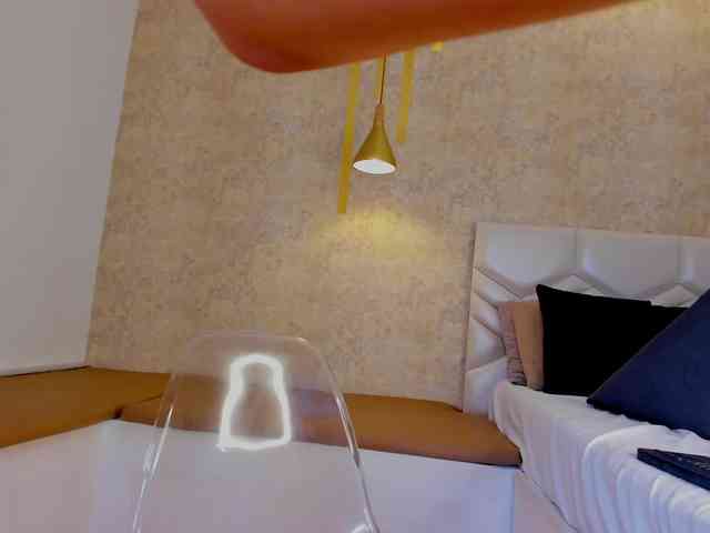 KRISTINCHERRY webcam