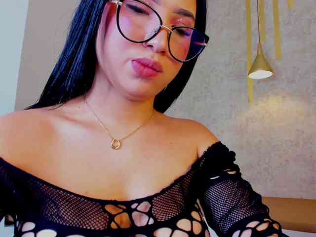 KRISTINCHERRY webcam