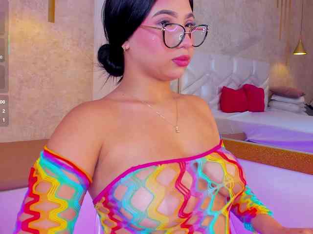 KRISTINCHERRY webcam