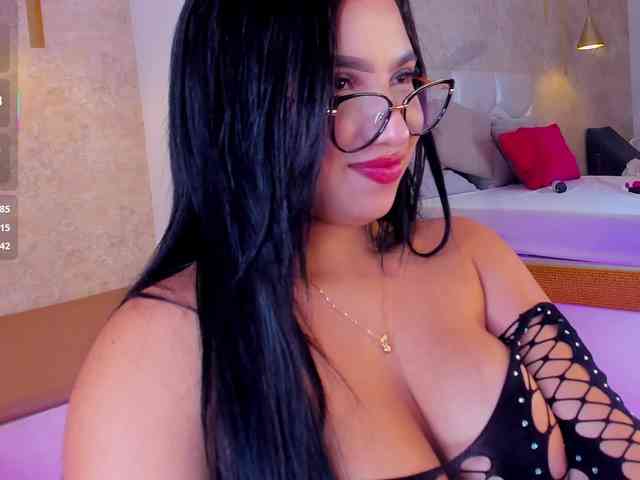 KRISTINCHERRY webcam