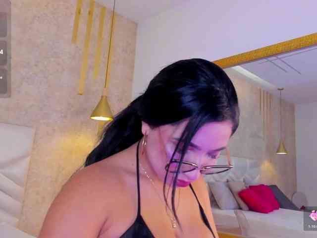 KRISTINCHERRY webcam