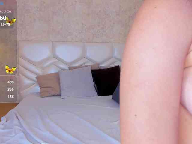 KRISTINCHERRY webcam
