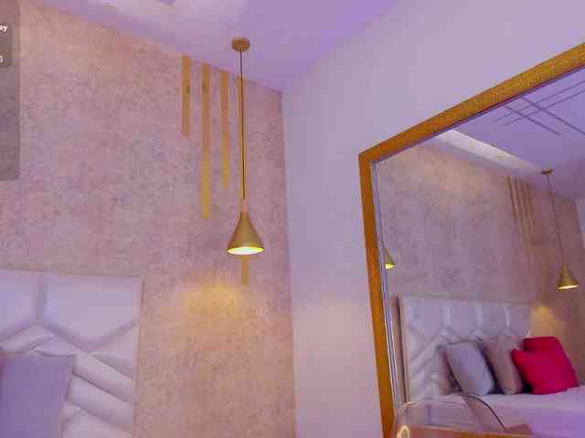 KRISTINCHERRY webcam