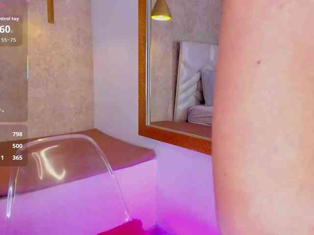 KRISTINCHERRY webcam