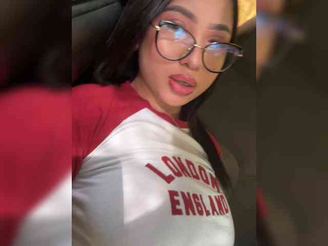 KRISTINCHERRY webcam