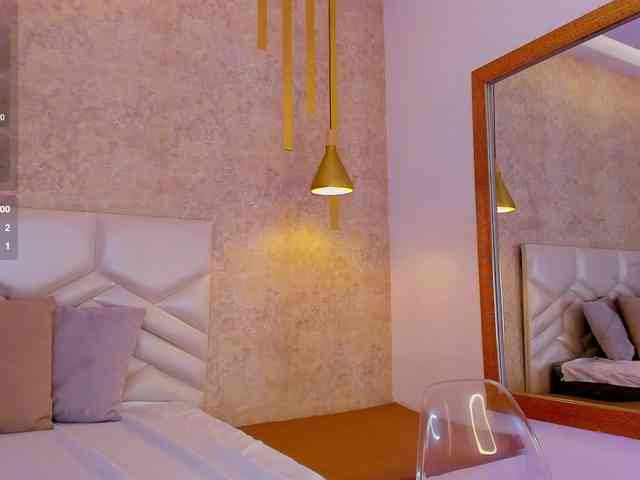 KRISTINCHERRY webcam