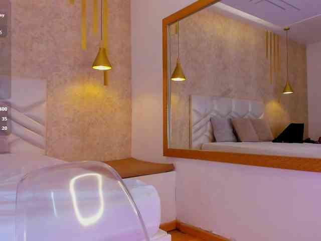 KRISTINCHERRY webcam