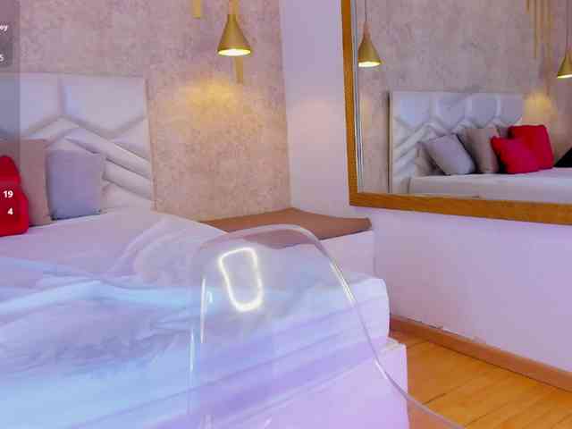 KRISTINCHERRY webcam