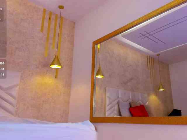 KRISTINCHERRY webcam