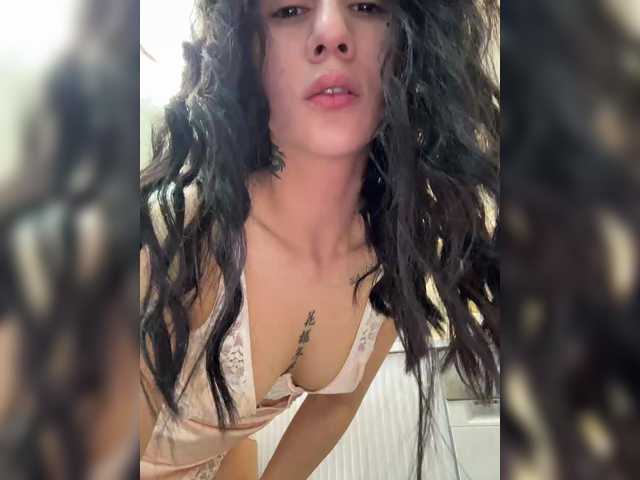 Adel9's BongaCams show and profile