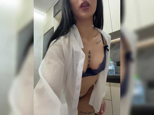 Adel9's BongaCams show and profile