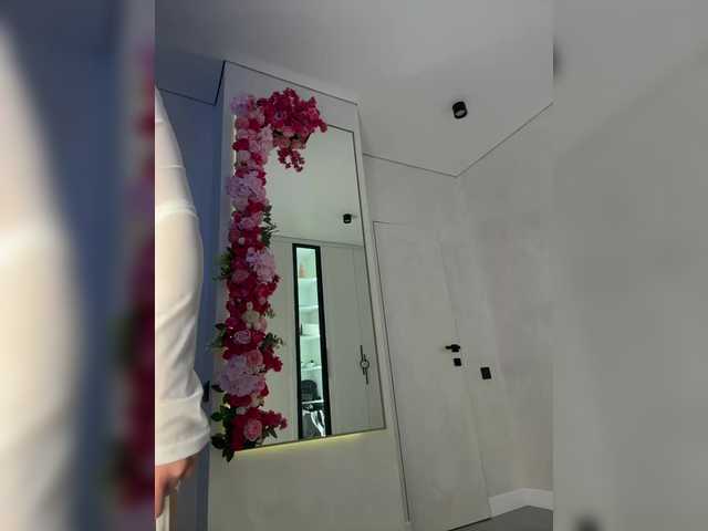 Adel9's BongaCams show and profile