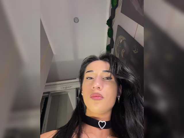 Adel9 live cam