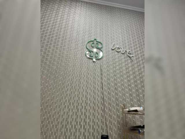 Adel9's BongaCams show and profile