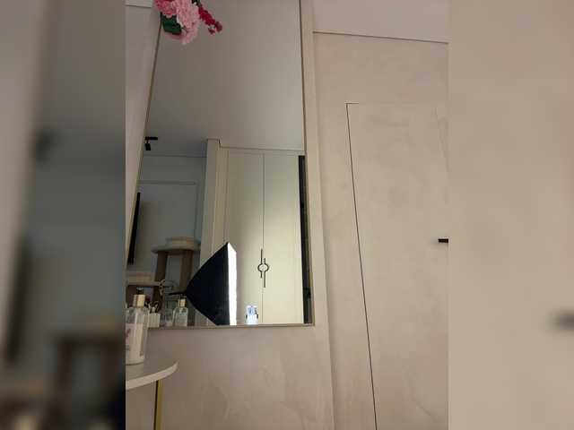 Adel9's BongaCams show and profile