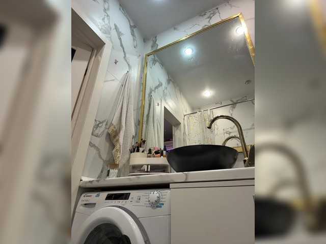 Adel9's BongaCams show and profile