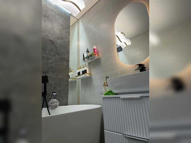 Adel9's BongaCams show and profile