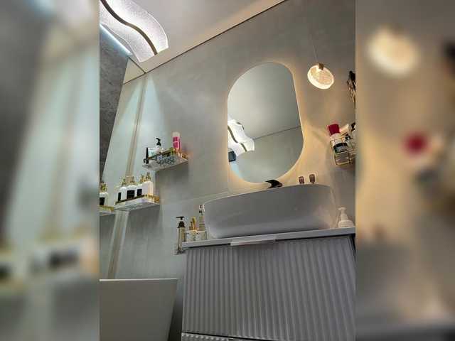 Adel9's BongaCams show and profile