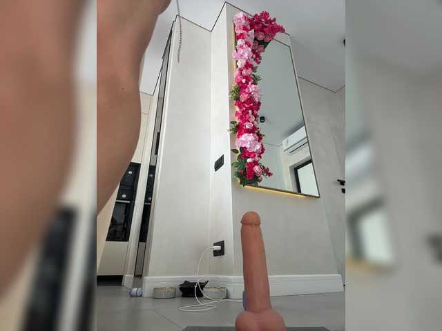 Adel9 live cam profile