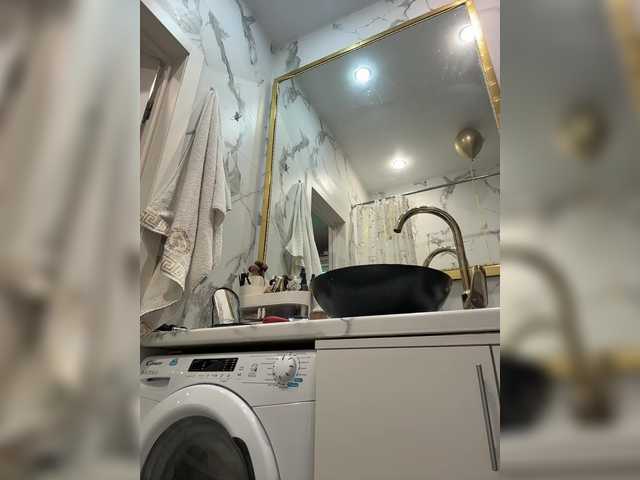 Adel9's BongaCams show and profile