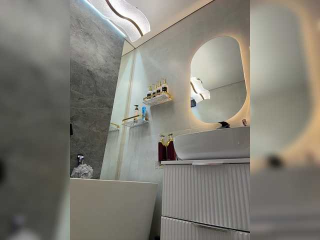 Adel9's BongaCams profile