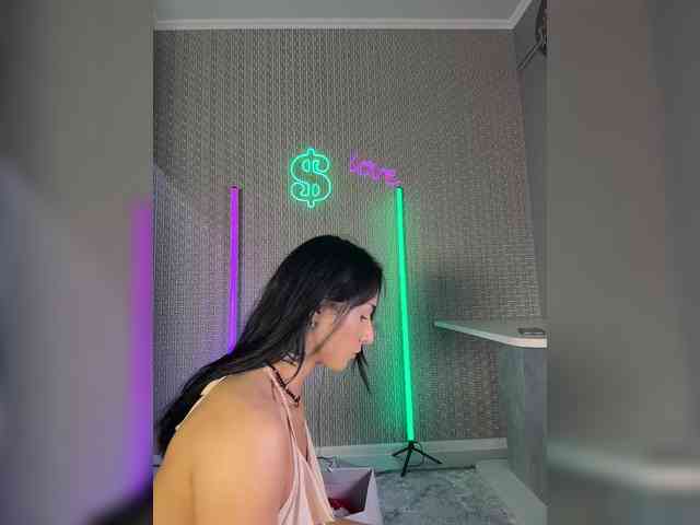 Adel9's webcam live show