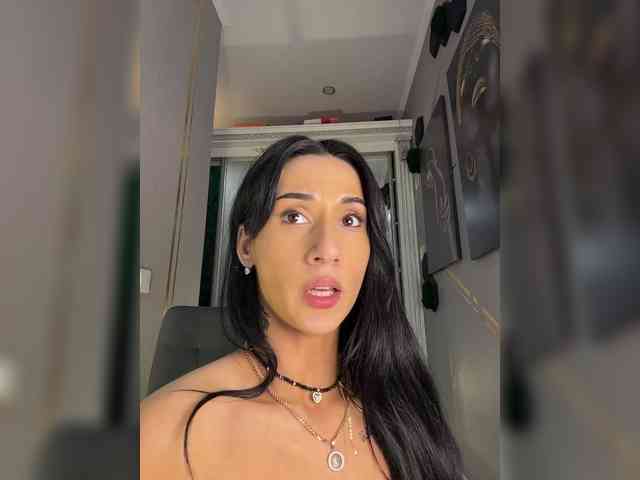 Adel9's webcam live show