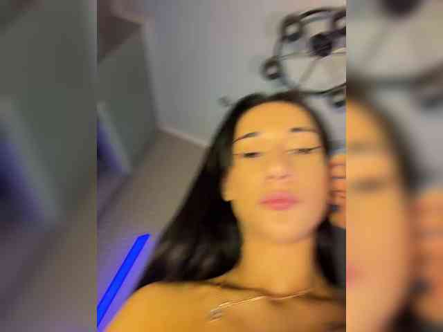 Adel9's webcam live show