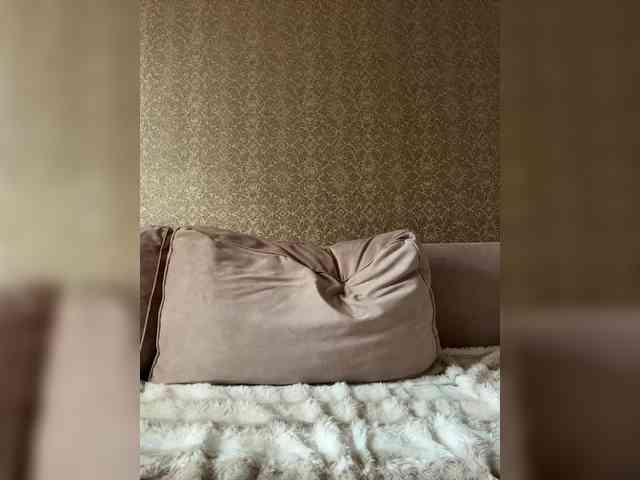 Adel9's webcam live show