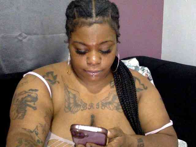 THEREALKISSES Live Webcam on BongaCams