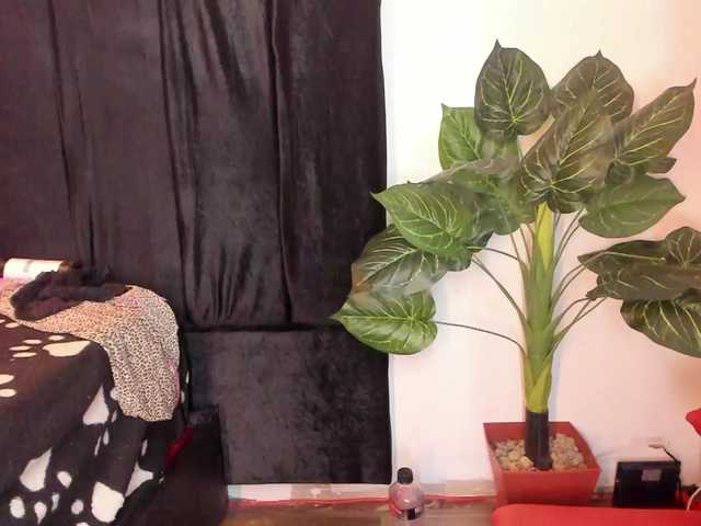 Milfandrea's BongaCams show and profile