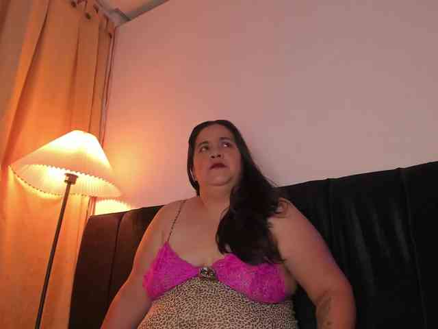 Milfandrea Live Webcam on BongaCams