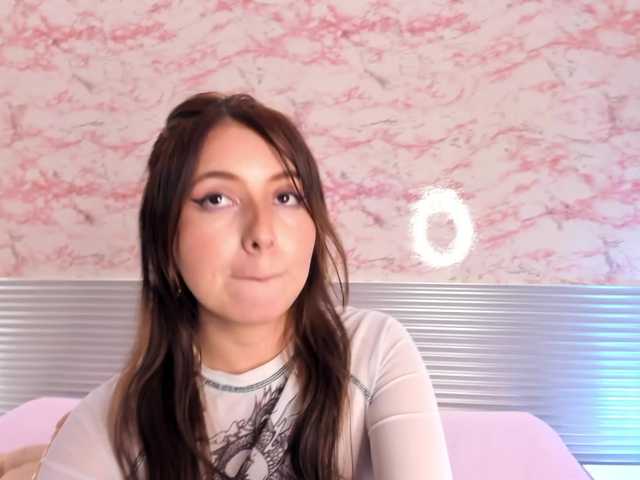 Caamila's BongaCams show and profile