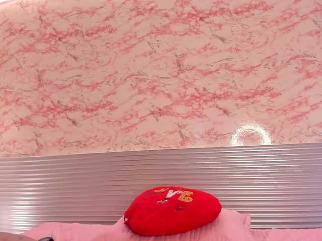 Caamila's BongaCams show and profile