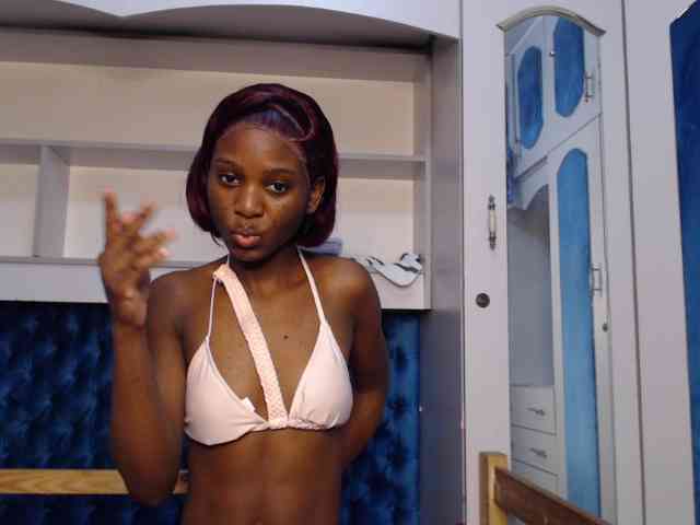 LadyDiva69 webcam