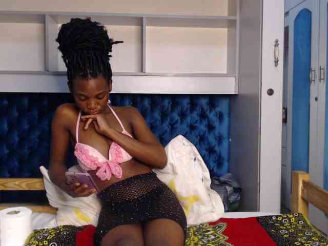 LadyDiva69 webcam