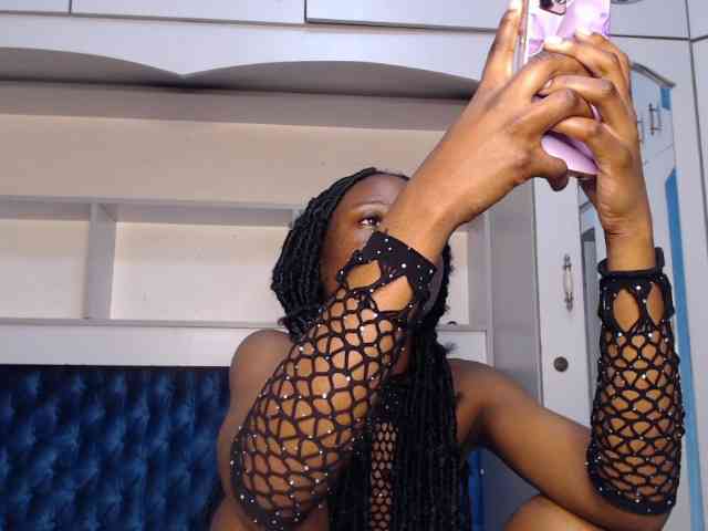 LadyDiva69 webcam
